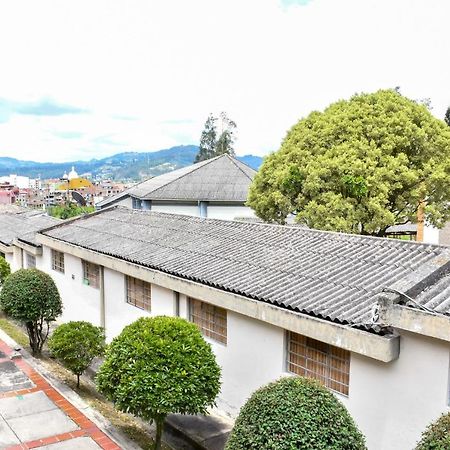 Hotel Villa Vianney Paipa Exterior foto